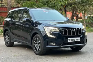 Mahindra XUV700 AX7 AWD AT DSL